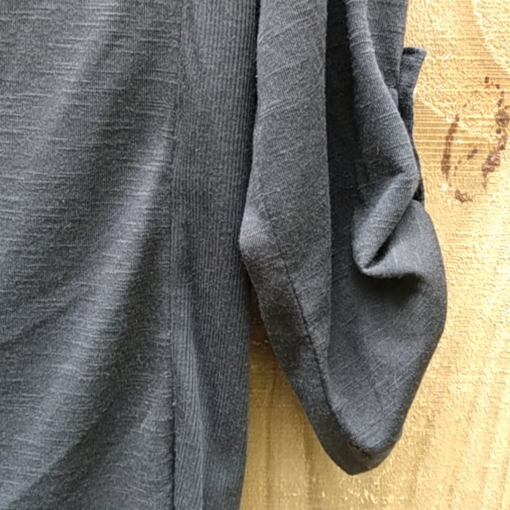 Short sleeve woman's blouse/New - Picture 2 of 6